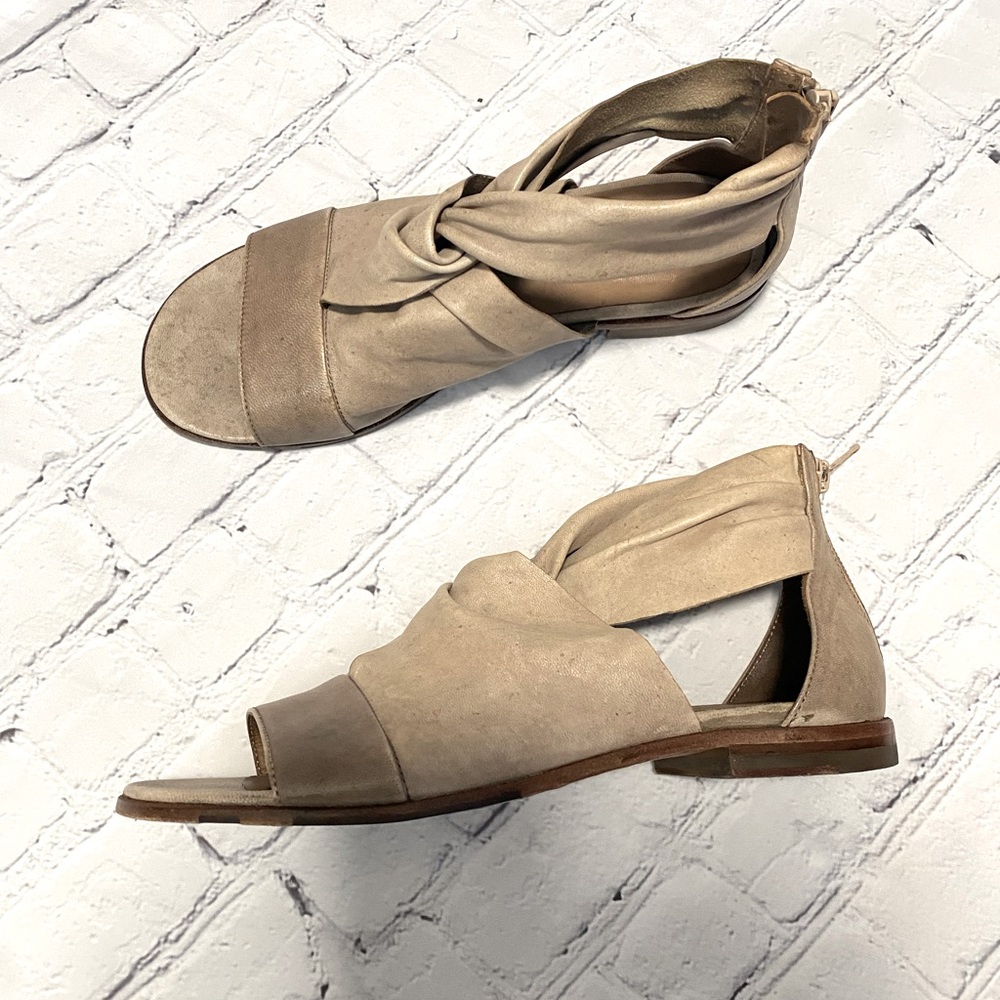 Ducanefo handmade Beige Women's Sandals